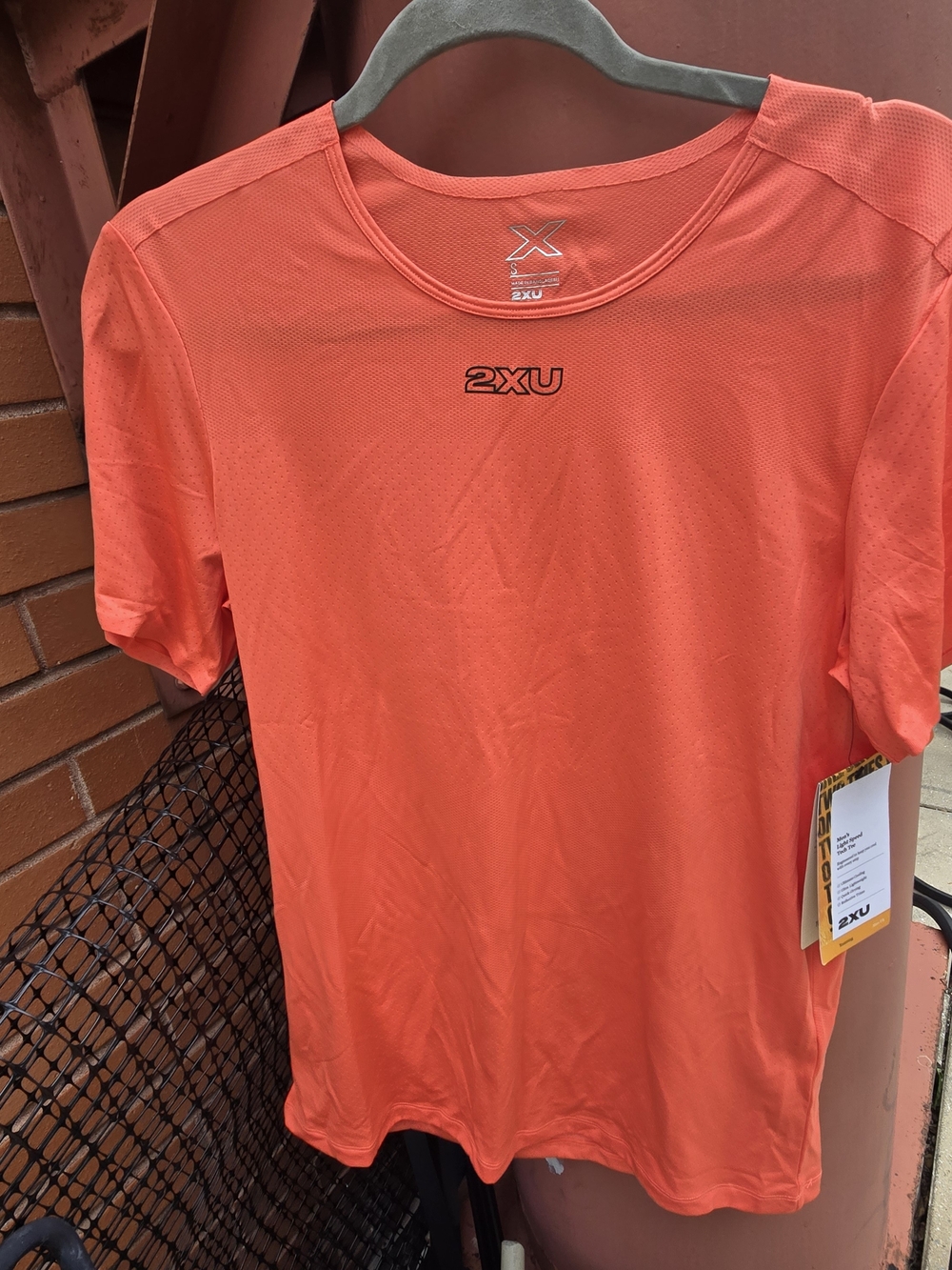 2XU Men’s Orange Performance Short Sleeve Shirt
